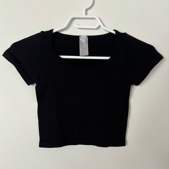 Sporty black cropped tshirt - Picture 2 of 2